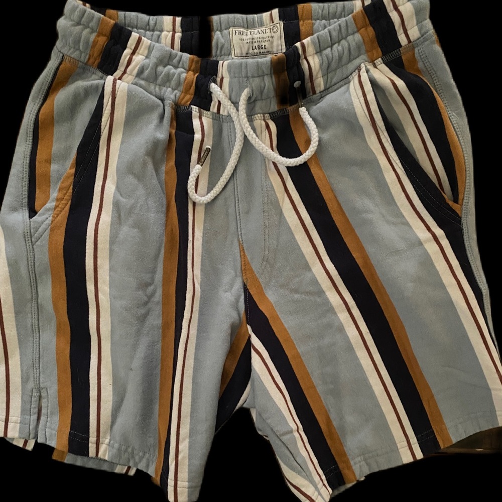 Free Planet mens large fleece shorts